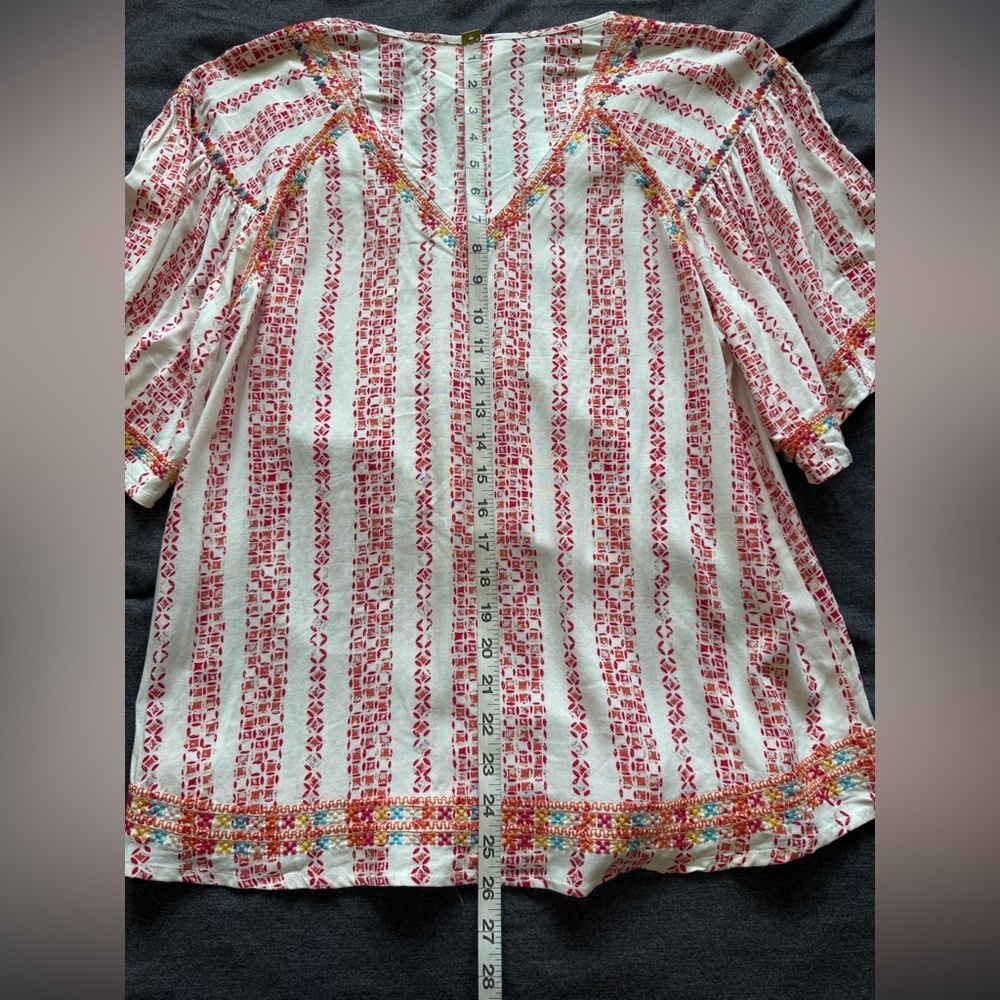 Savanna Jane White Top with Coral Embroidery &Multicolor Accents Size Medium - Picture 12 of 12